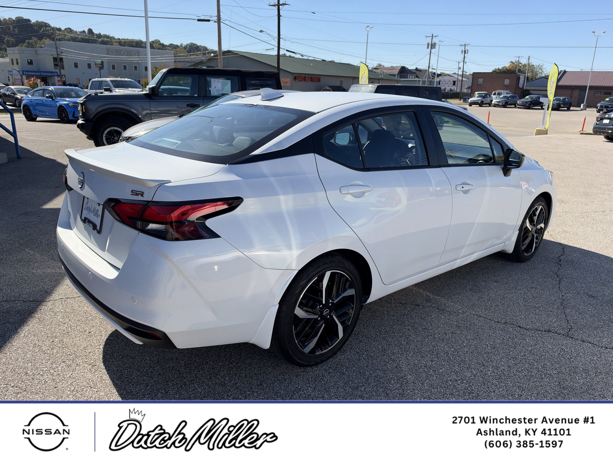 2025 Nissan Versa SR