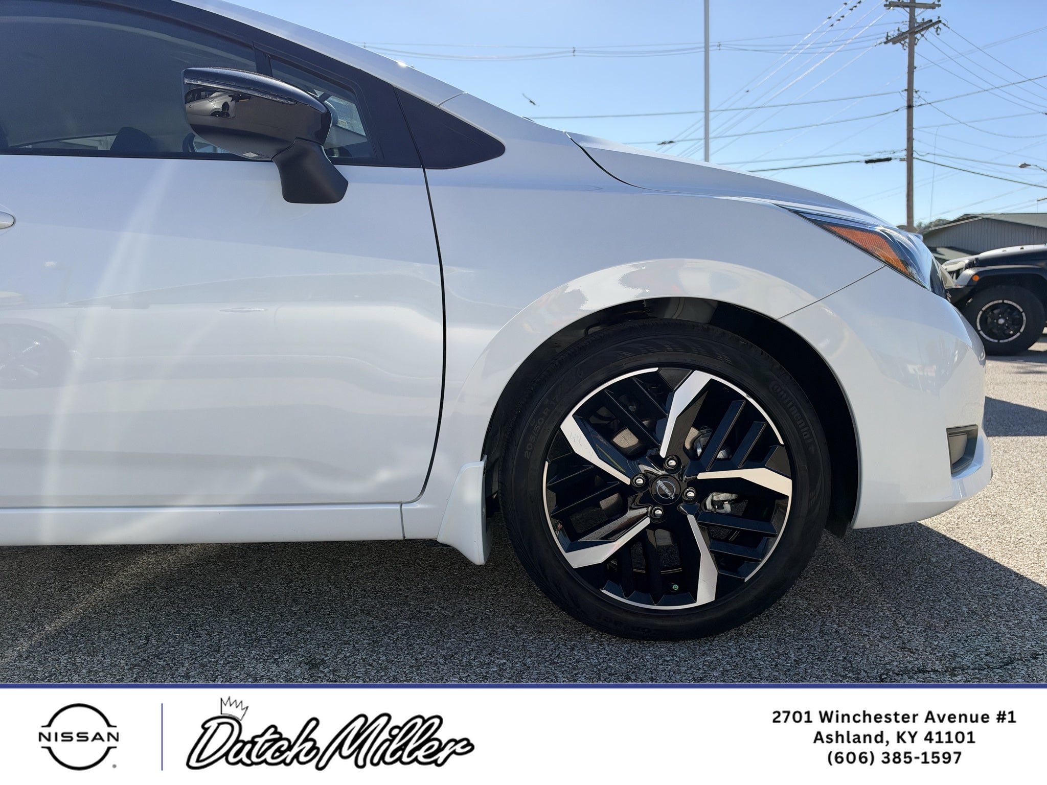 2025 Nissan Versa SR