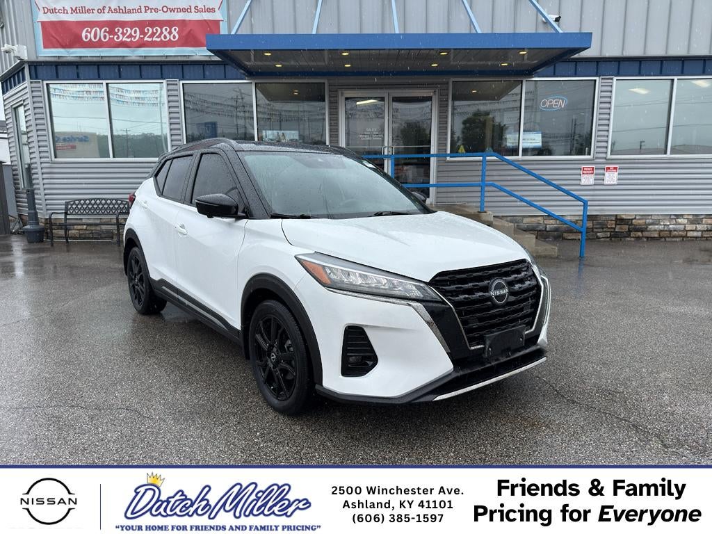 2023 Nissan Kicks SR