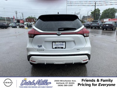 2023 Nissan Kicks SR