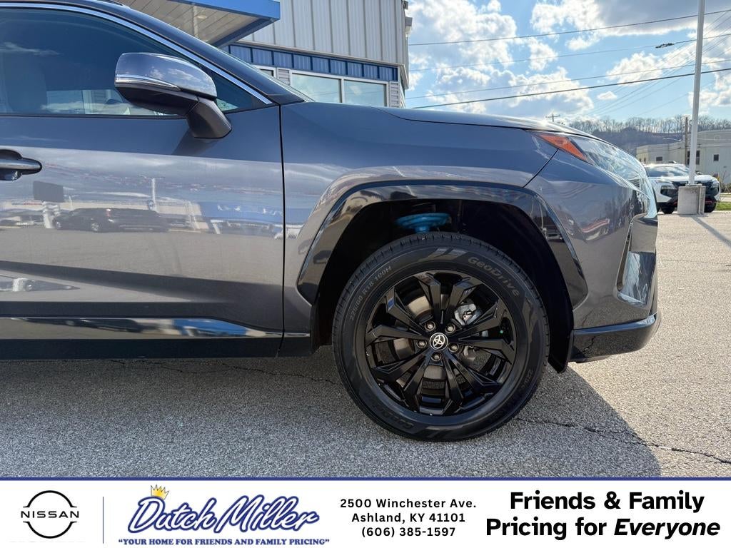 2022 Toyota RAV4 Hybrid SE