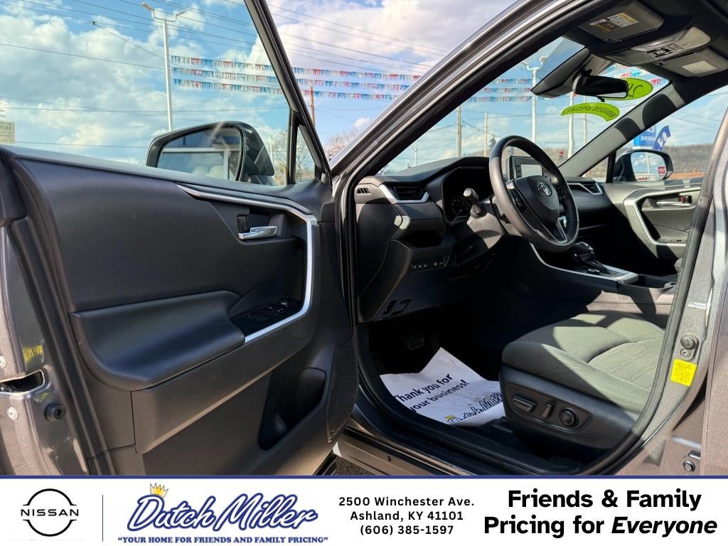 2022 Toyota RAV4 Hybrid SE