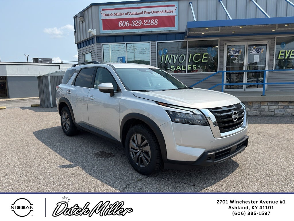 2025 Nissan Pathfinder SV