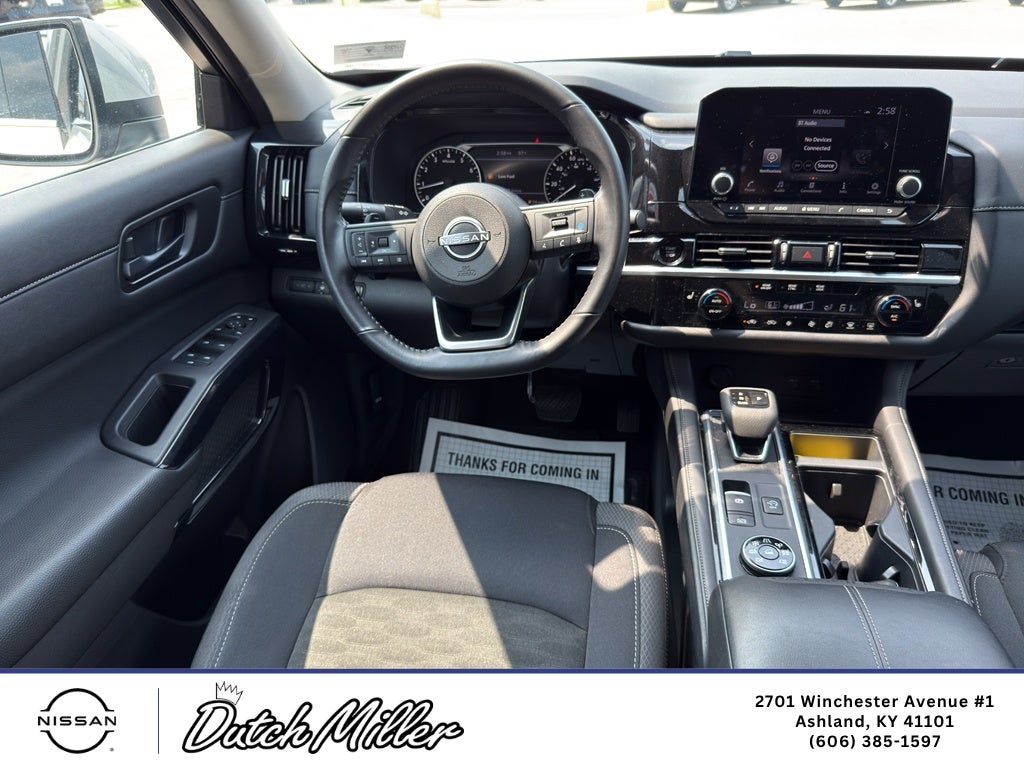 2025 Nissan Pathfinder SV