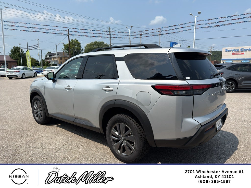 2025 Nissan Pathfinder SV
