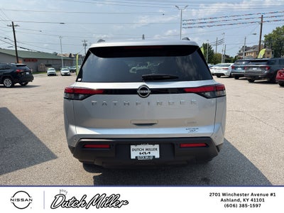 2025 Nissan Pathfinder SV