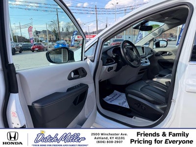 2024 Chrysler Pacifica Touring L