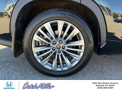 2025 Toyota Highlander Hybrid Hybrid Platinum