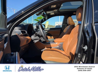 2025 Toyota Highlander Hybrid Hybrid Platinum