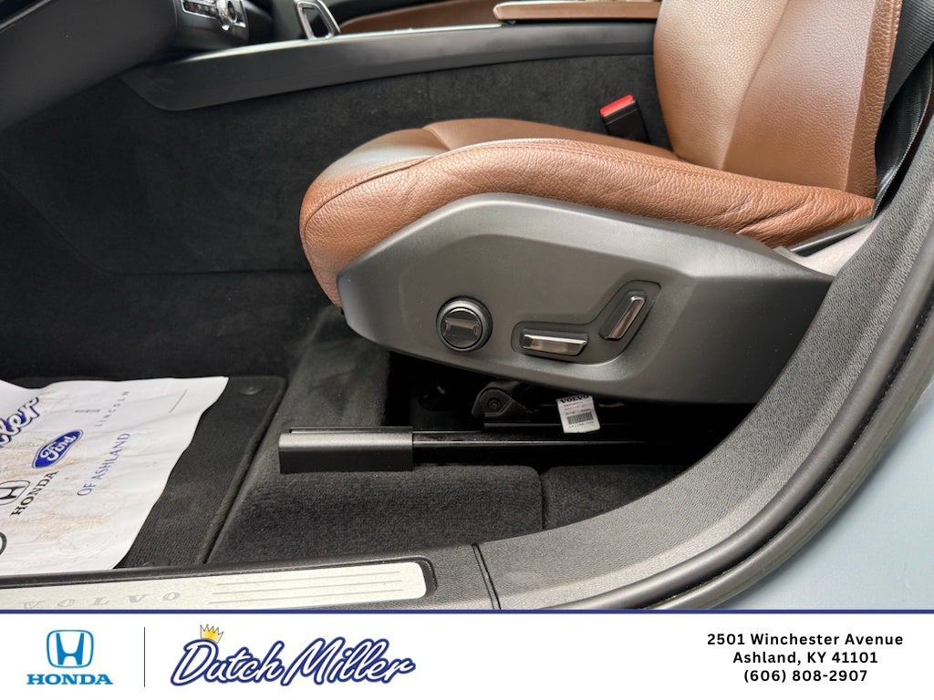 2023 Volvo XC60 Plus Bright Theme