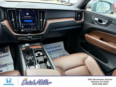 2023 Volvo XC60 Plus Bright Theme