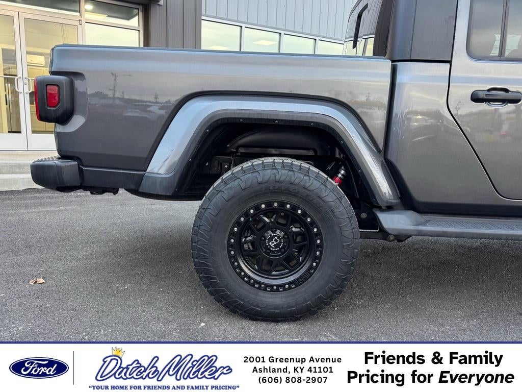 2023 Jeep Gladiator Overland