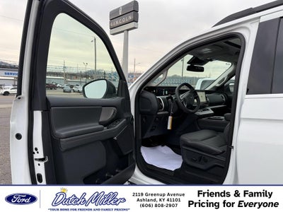 2025 Ford Expedition MAX Active