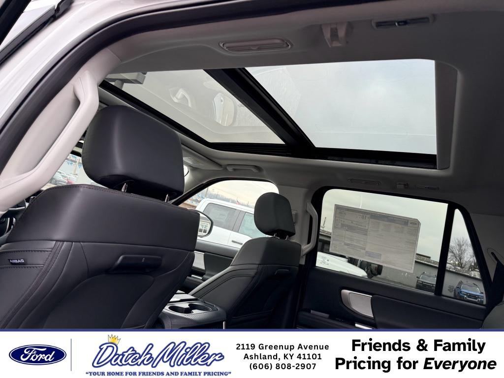 2025 Ford Expedition MAX Active