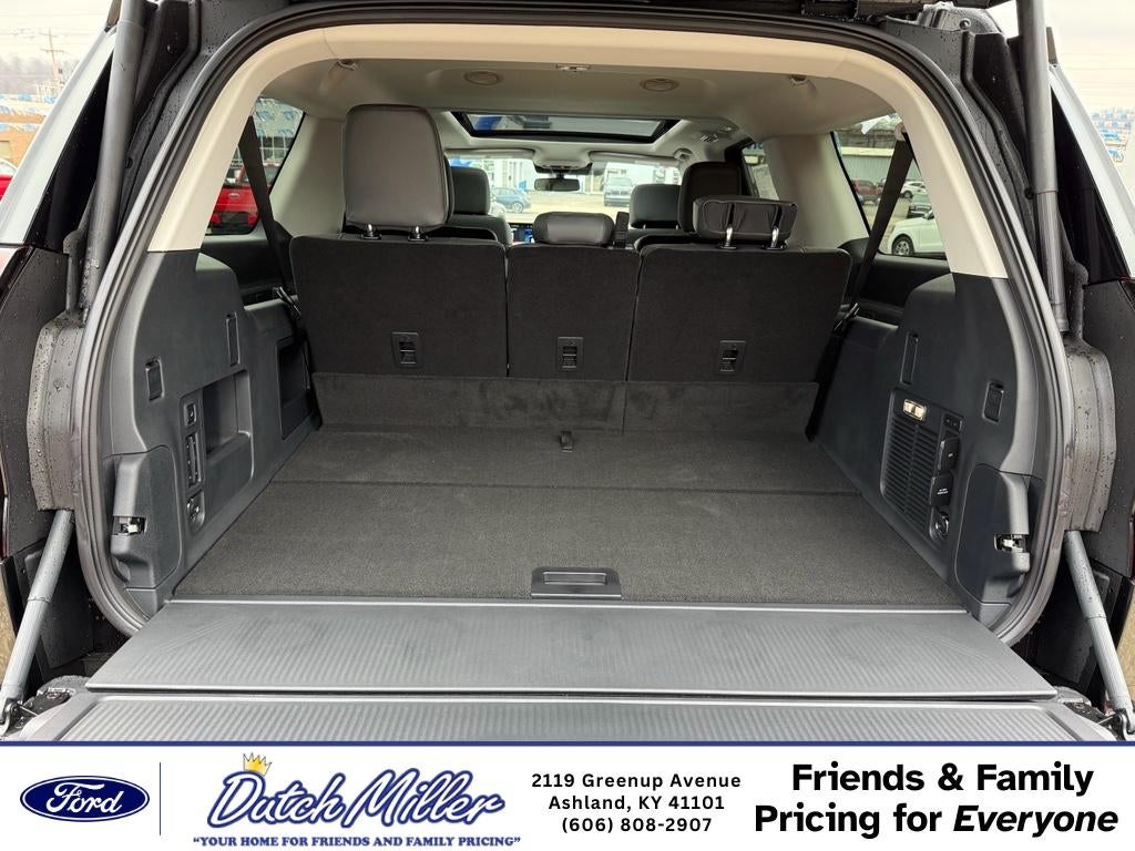 2025 Ford Expedition MAX Active