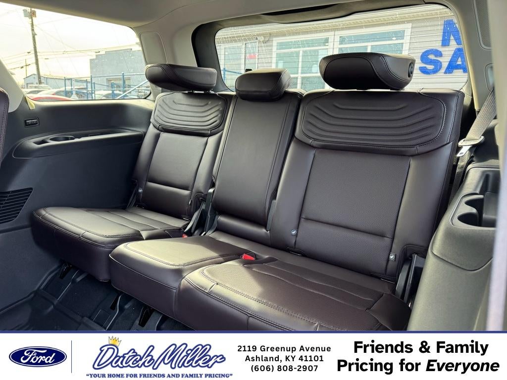 2025 Ford Expedition Platinum