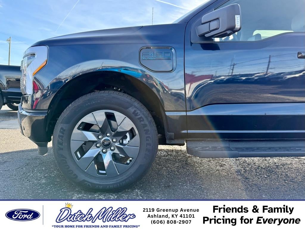 2025 Ford F-150 Lightning Flash
