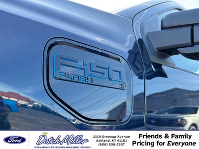 2025 Ford F-150 Lightning Flash