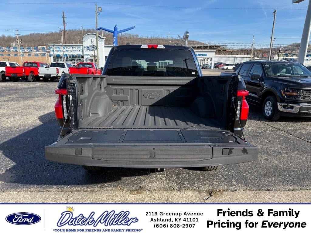 2025 Ford F-150 Lightning Flash