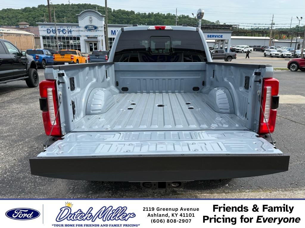 2026 Ford F-350 LARIAT 4WD Crew Cab 8' Box