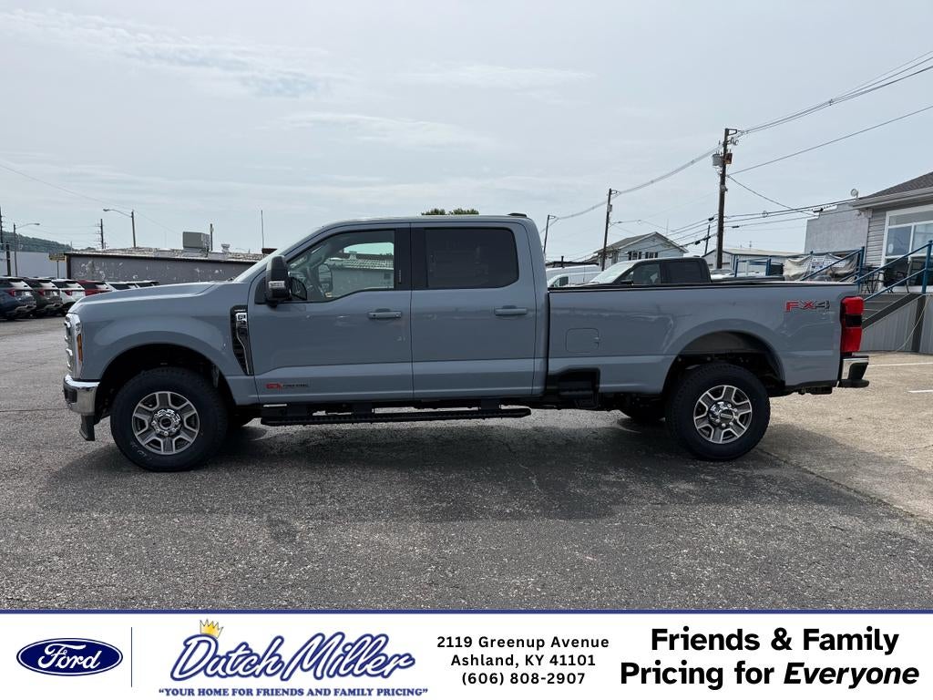 2026 Ford F-350 LARIAT 4WD Crew Cab 8' Box