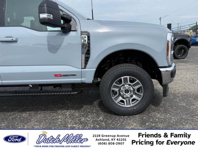 2026 Ford F-350 LARIAT 4WD Crew Cab 8' Box