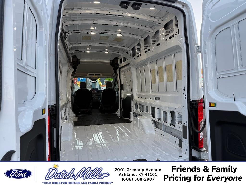 2023 Ford E-Transit Base