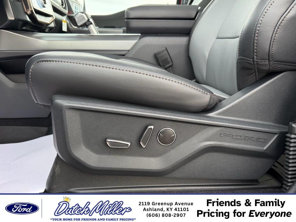 2025 Ford F-150 Lightning LARIAT