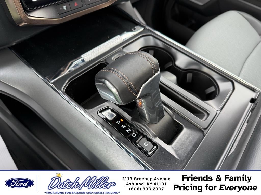 2025 Ford F-150 Lightning LARIAT