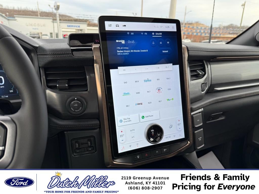 2025 Ford F-150 Lightning LARIAT