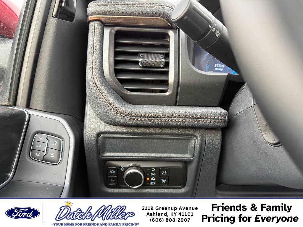 2025 Ford F-150 Lightning LARIAT