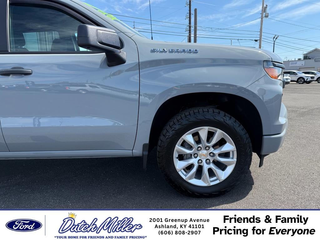 2025 Chevrolet Silverado Custom