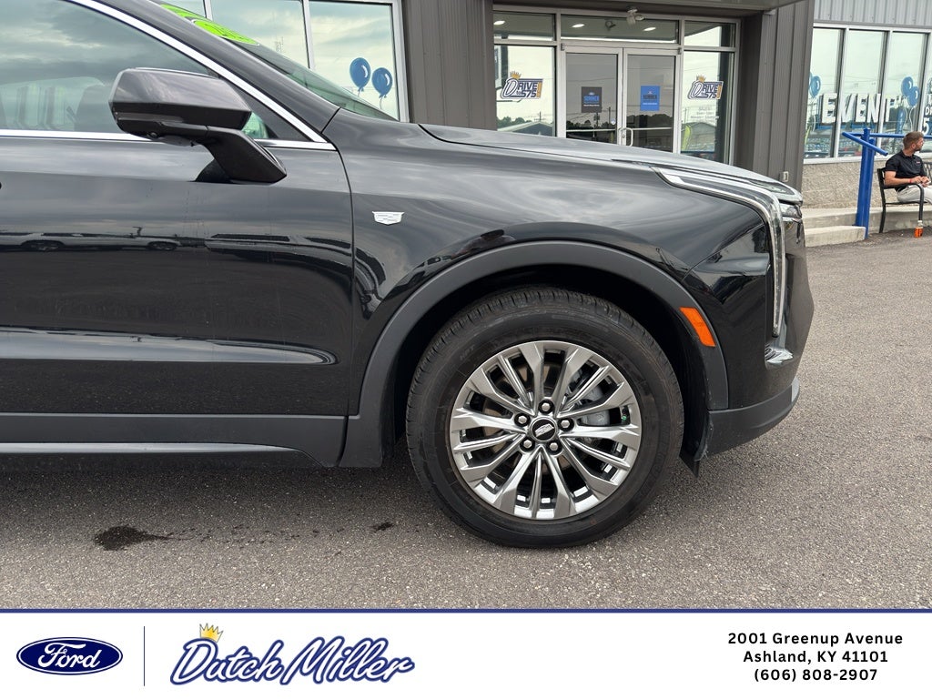 2025 Cadillac XT4 AWD Premium Luxury