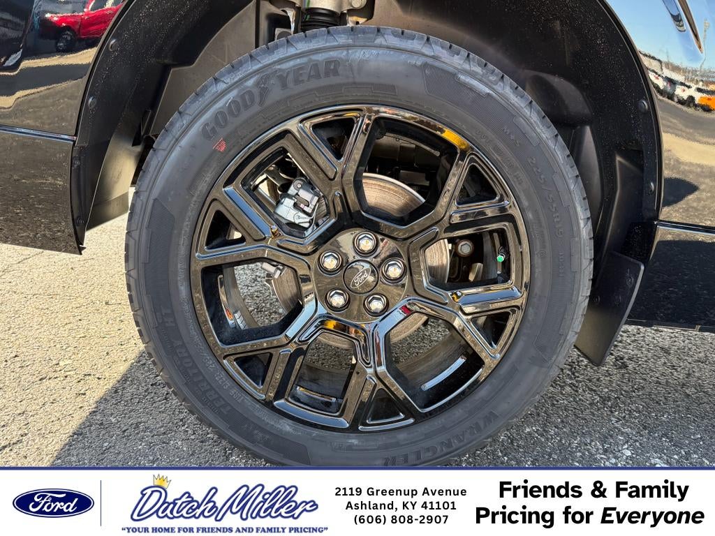 2026 Ford Maverick Lobo Standard