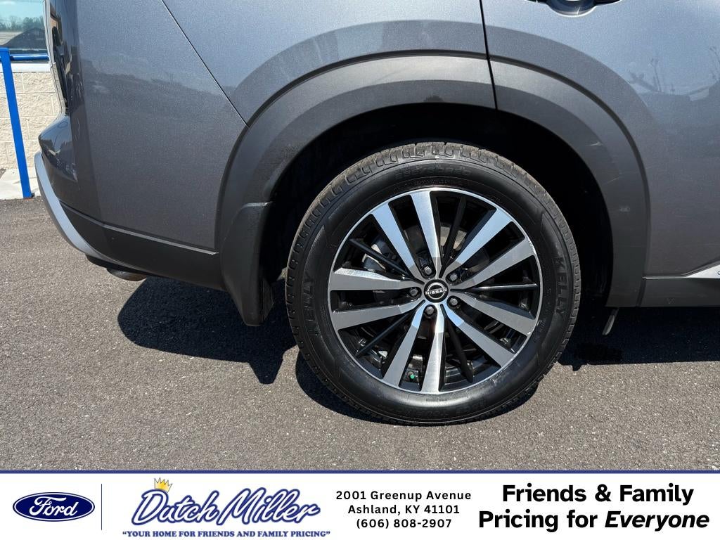 2023 Nissan Pathfinder Platinum