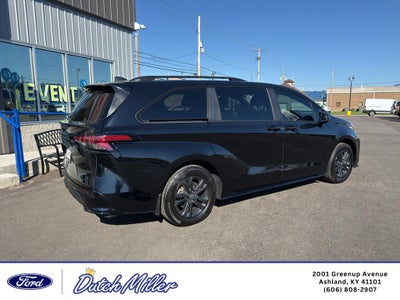 2025 Toyota Sienna XSE