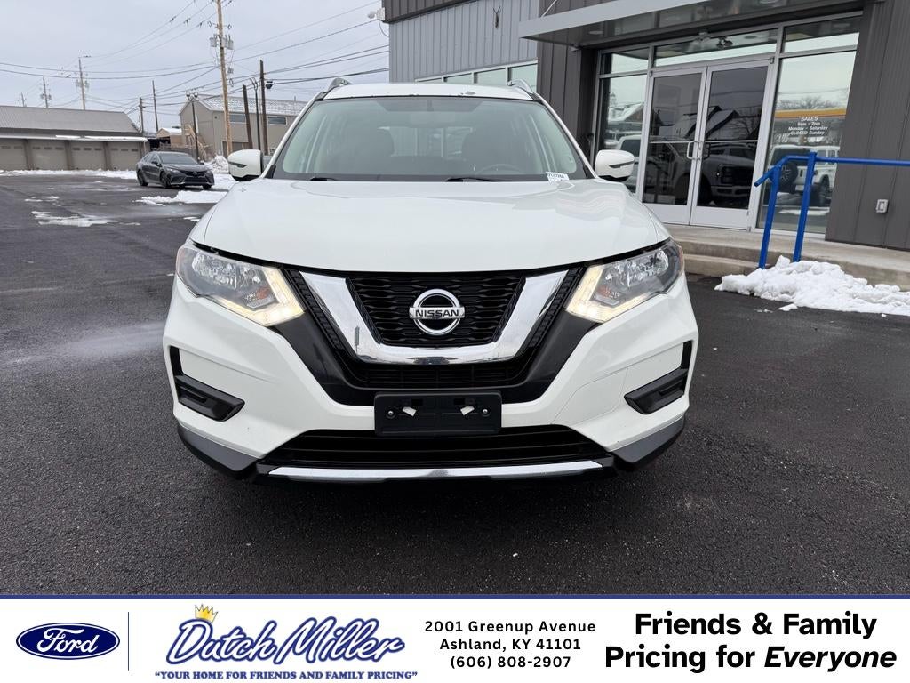 Used 2017 Nissan Rogue SV with VIN JN8AT2MT5HW143812 for sale in Ashland, KY