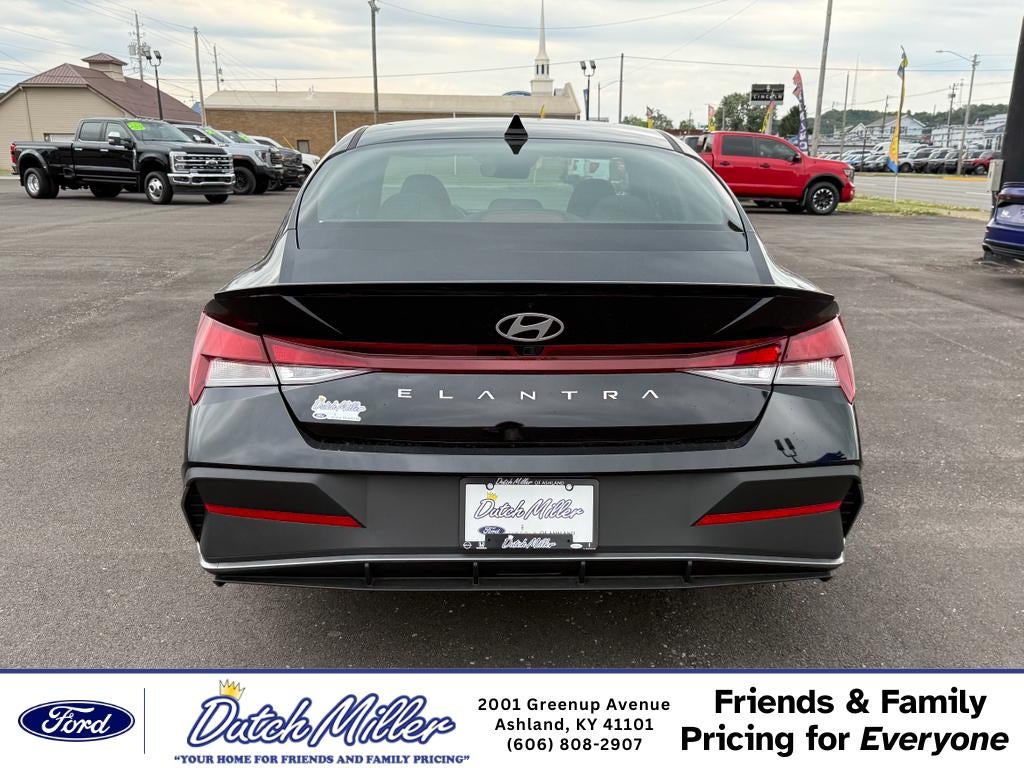 2025 Hyundai Elantra SEL Sport